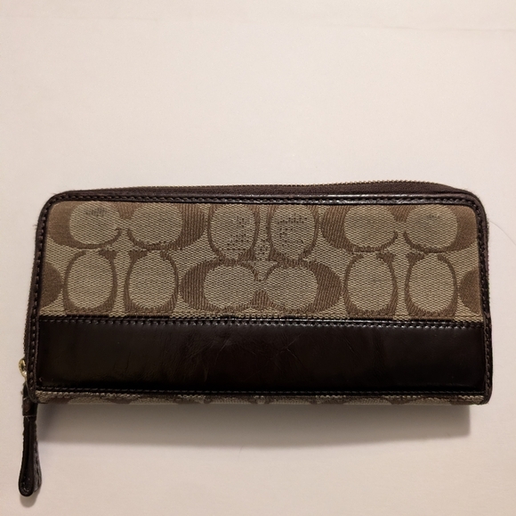 Coach Legacy Signature Wallet Brown Preloved - Picture 5 of 7